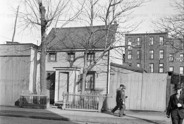 1940 150 Van Dyke St